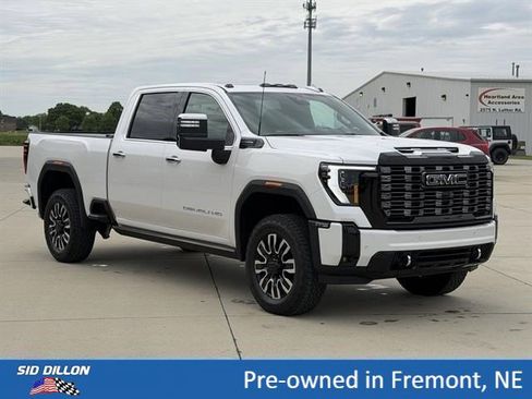 Certified 2025 GMC Sierra 3500 Denali Ultimate AWD/4WD image 2