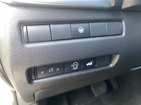 Used 2023 Nissan Rogue SL FWD image 21