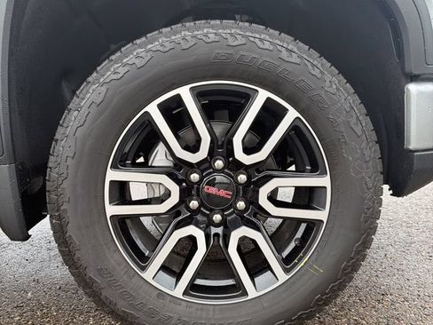 New 2026 GMC Sierra 1500 AT4 w/ LPO, Black Badging Package AWD/4WD image 26