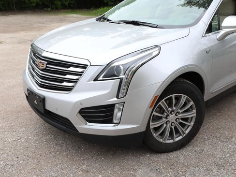 Used 2017 Cadillac XT5 Luxury w/ LPO, Wheel Lock Package FWD image 2