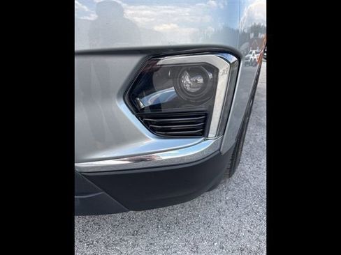 Used 2023 Chevrolet Traverse RS w/ LPO, Floor Liner Package image 5