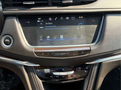 Used 2019 Cadillac XT5 Luxury AWD/4WD image 16
