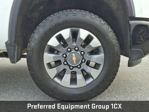 Used 2024 Chevrolet Silverado 2500 Custom w/ Custom Value Package image 10