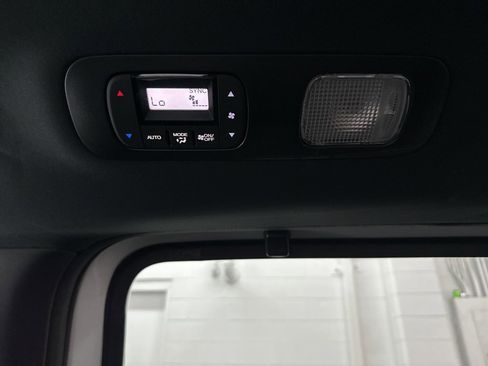 Used 2024 Honda Odyssey Sport image 32