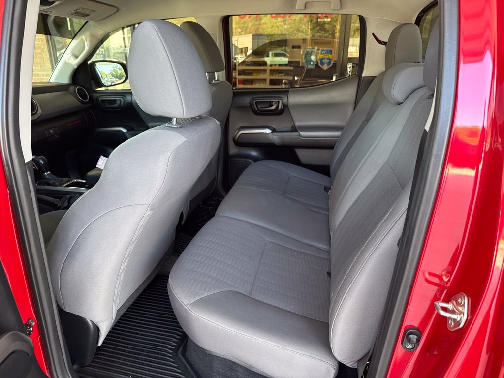 Used 2018 Toyota Tacoma SR5 RWD image 14