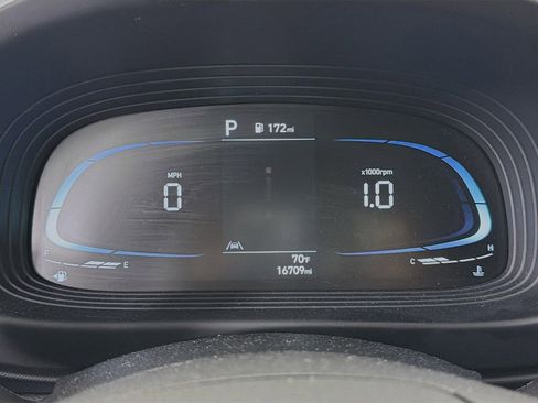 Used 2024 Hyundai Venue Limited image 15