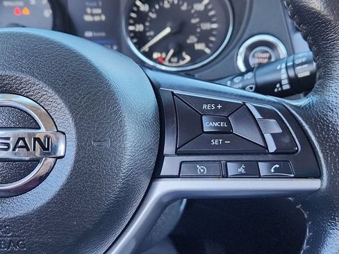 Used 2019 Nissan Rogue SV FWD image 38