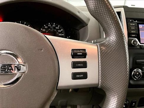 Used 2015 Nissan Frontier SV AWD/4WD image 18