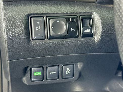 Used 2018 Nissan Sentra S w/ S Midnight Style Package image 10