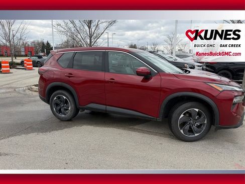 Used 2025 Nissan Rogue SV image 4