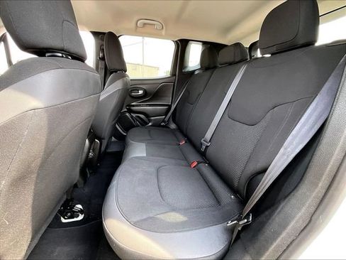 Used 2020 Jeep Renegade Altitude w/ UConnect 8.4 Nav Group FWD image 15