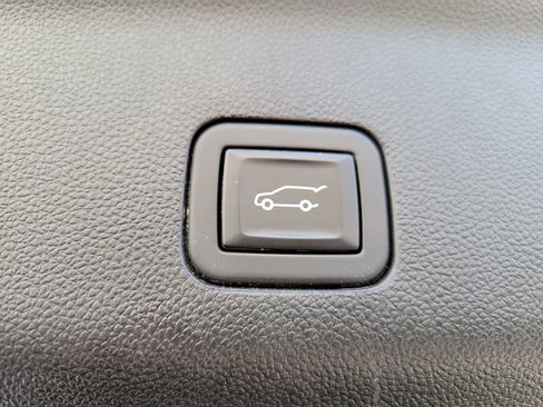 Certified 2024 Chevrolet Suburban LT AWD/4WD image 13