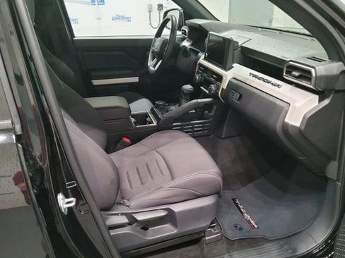 Used 2024 Toyota Tacoma TRD Off-Road image 18