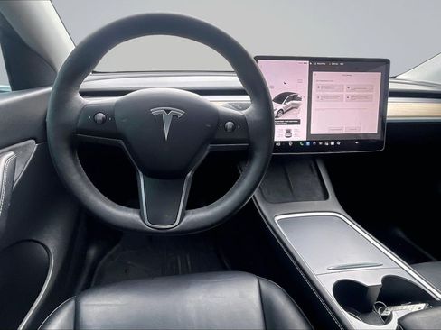 Used 2022 Tesla Model Y Long Range AWD/4WD image 5