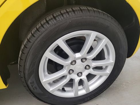 Used 2015 Chevrolet Sonic LT w/ LT Promotional Package FWD image 31