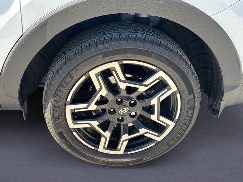 Used 2025 Hyundai Santa Cruz Limited image 4