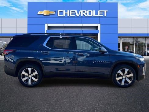 Certified 2023 Chevrolet Traverse LT w/ LT Premium Package AWD/4WD image 10