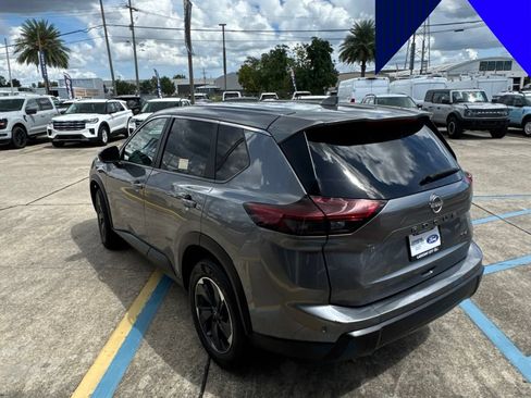 Used 2024 Nissan Rogue SV FWD image 7