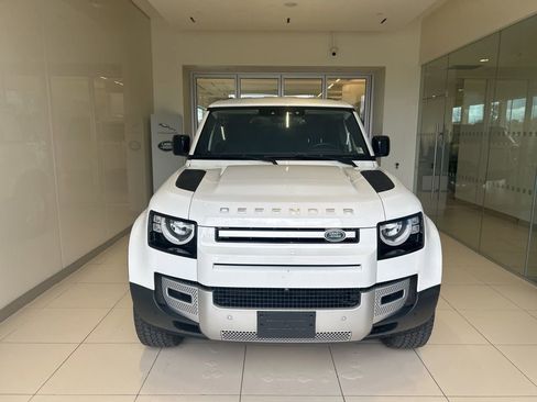 Certified 2022 Land Rover Defender 110 image 18