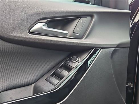 Certified 2025 Chevrolet Equinox LT FWD image 12