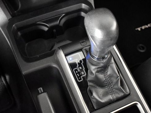 Used 2022 Toyota Tacoma SR5 image 31