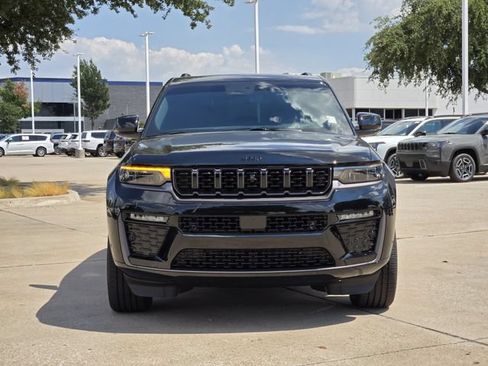 Certified 2026 Jeep Grand Cherokee Limited AWD/4WD image 2