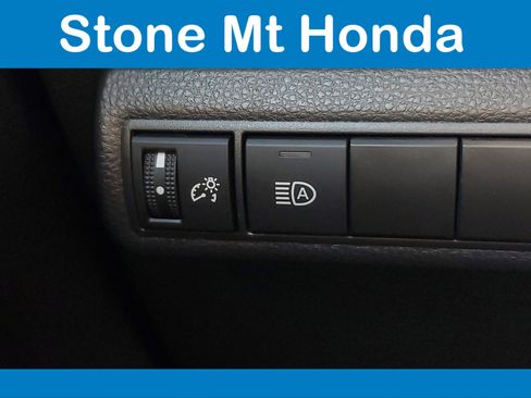 Used 2025 Toyota Corolla LE image 30