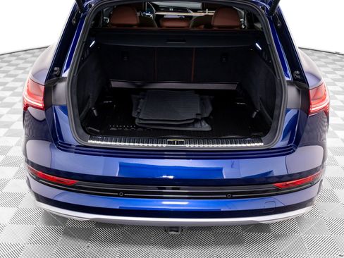 Used 2022 Audi e-tron Premium Plus w/ Premium Plus Package image 34