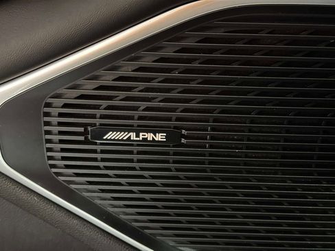 Used 2022 Jeep Wagoneer Series I w/ Premium Group I AWD/4WD image 10