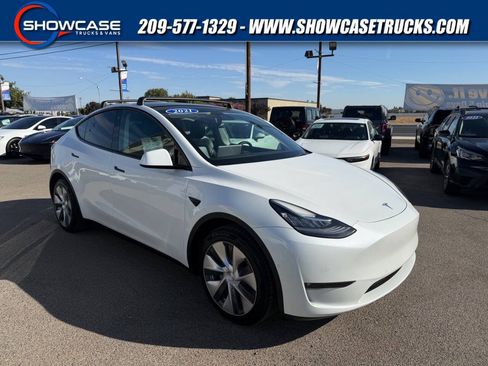 Used 2021 Tesla Model Y Long Range AWD/4WD image 1