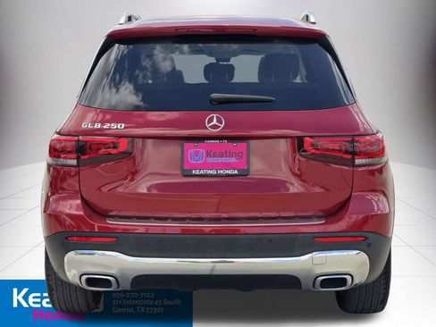 Used 2022 Mercedes-Benz GLB 250 w/ Premium Package Lite image 7