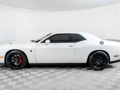 Used 2015 Dodge Challenger SRT Hellcat image 16