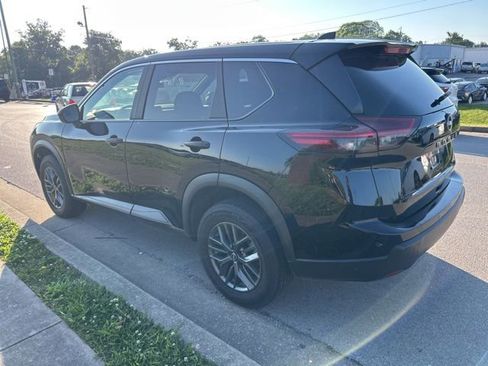 Used 2024 Nissan Rogue S FWD image 4