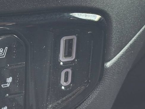 Used 2024 Chevrolet Silverado 1500 High Country AWD/4WD image 7