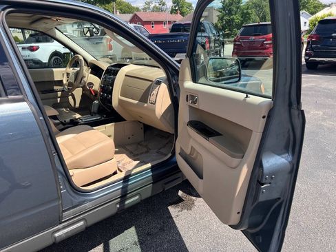 Used 2010 Ford Escape Limited AWD/4WD image 25