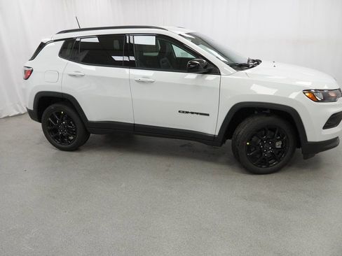 New 2026 Jeep Compass Latitude AWD/4WD image 9