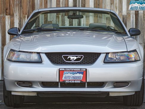 Used 2003 Ford Mustang Convertible image 10
