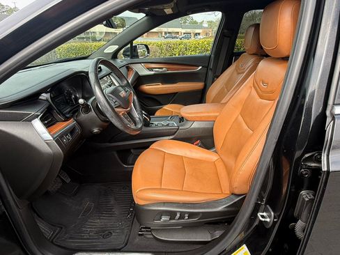 Used 2021 Cadillac XT5 Premium Luxury image 11