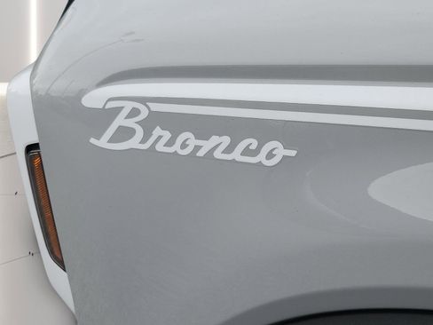 New 2026 Ford Bronco Heritage Edition AWD/4WD image 18