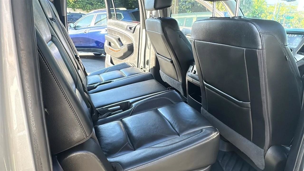 Used 2020 Chevrolet Suburban LT AWD/4WD image 30