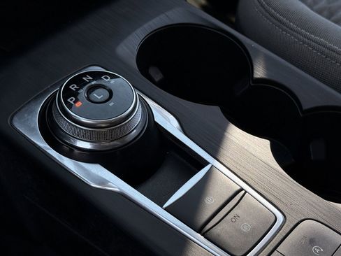 Used 2020 Ford Escape SE image 20