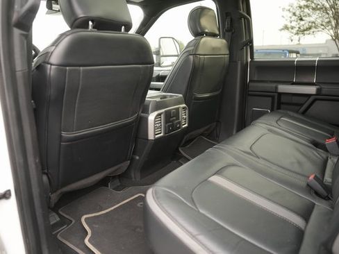 Used 2019 Ford F250 Platinum w/ Platinum Ultimate Package image 12