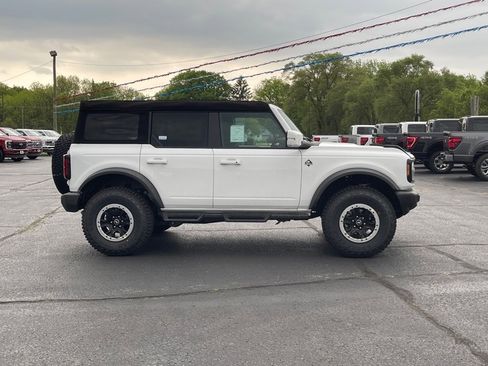 New 2024 Ford Bronco Outer Banks w/ Sasquatch Package image 2