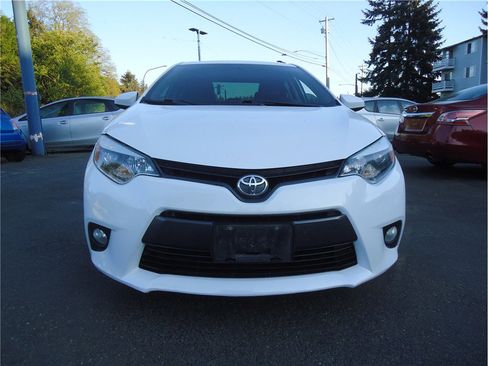Used 2015 Toyota Corolla LE FWD image 3