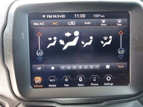 Used 2023 Jeep Renegade Trailhawk AWD/4WD image 35