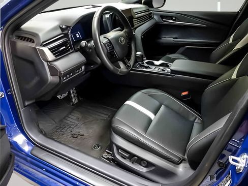 Certified 2025 Toyota Camry SE FWD image 9