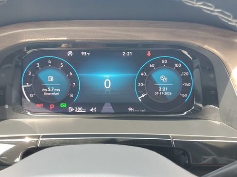 Used 2025 Volkswagen Atlas SE FWD image 21