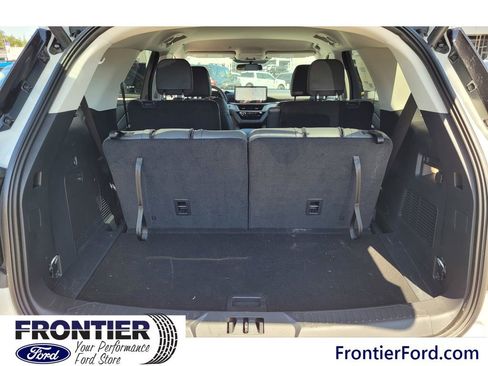 Used 2026 Ford Explorer Active AWD/4WD image 27