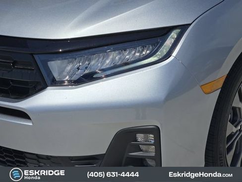 New 2026 Honda Odyssey Touring image 6