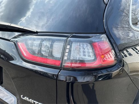 Used 2022 Jeep Cherokee Limited AWD/4WD image 28